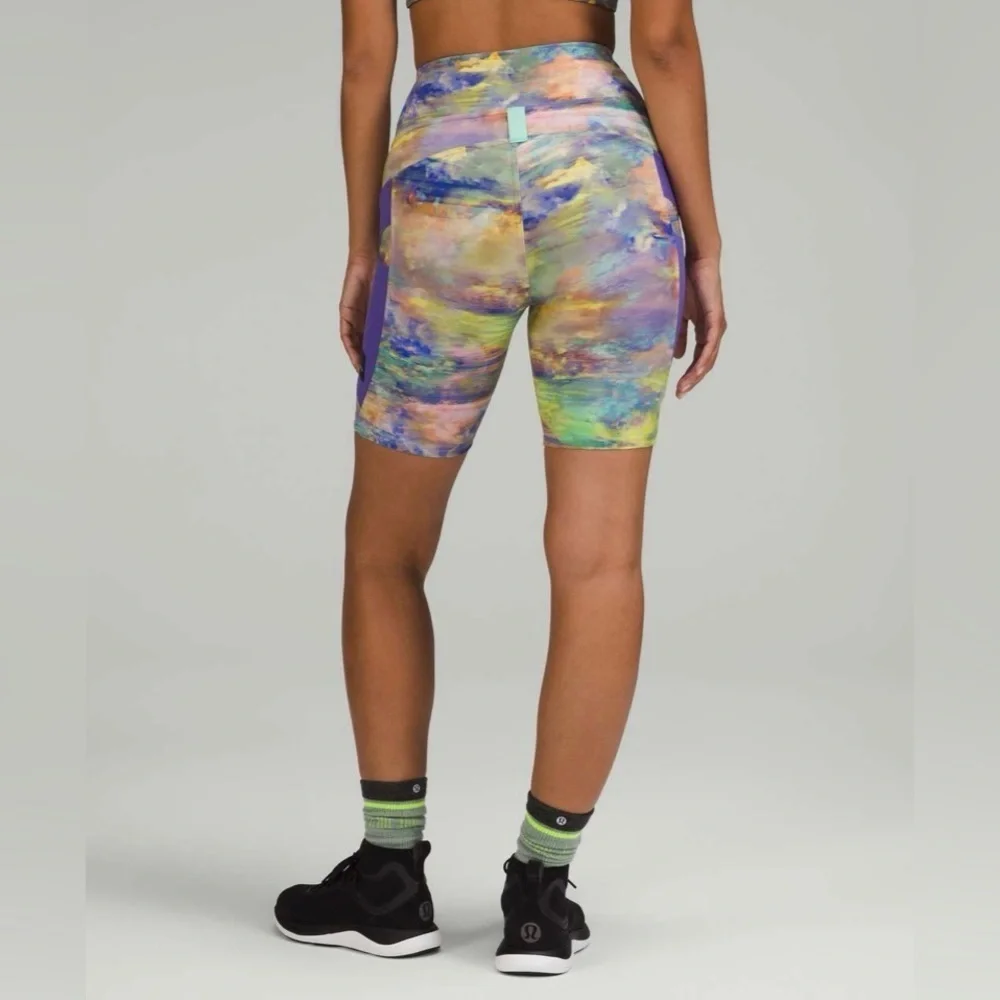 Lululemon Cargo Super High-Rise Hiking Shorts 8” – Altered Nature Multi – Size 6